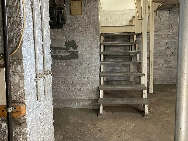 1704 Pacific St — Photo 15