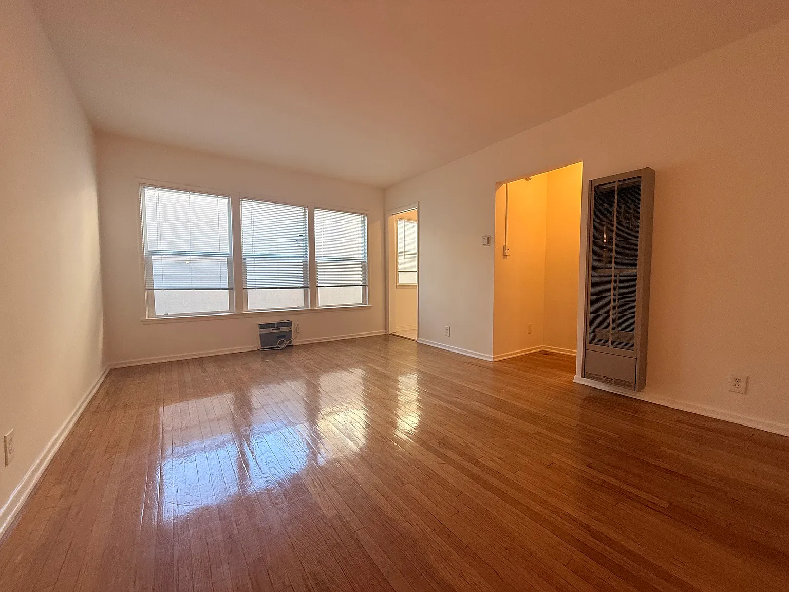 1 bed, 600 sqft, $2,100 — Photo 4