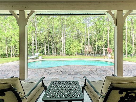 3rd image of 19518 Shady Hammock Ln