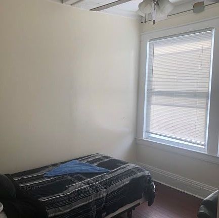 5th image of 1524 E Genesee St #2
