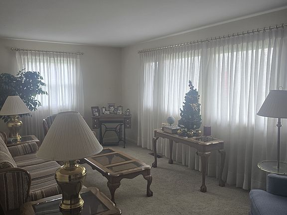 3rd image of 53 Swainford Dr