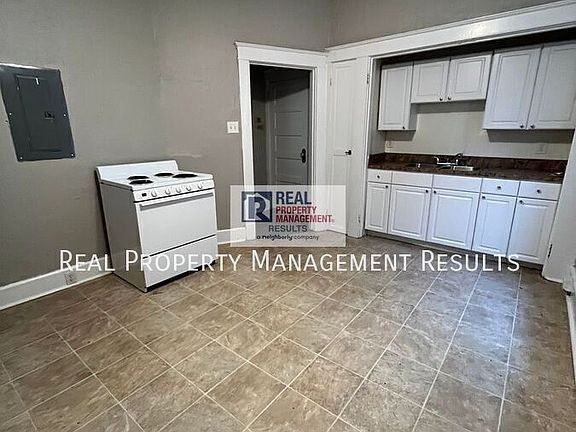 2nd image of 307 SE 2nd St APT B