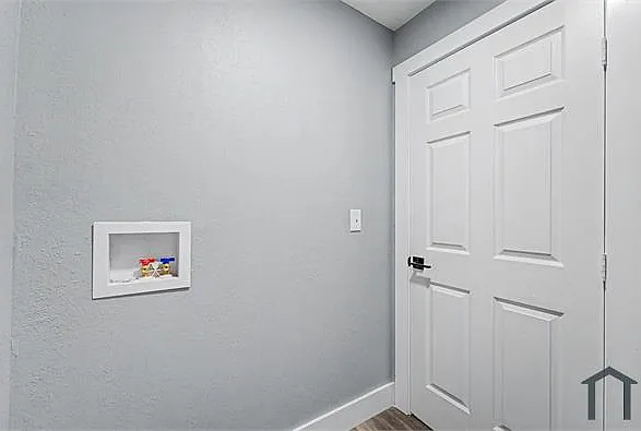 209 N Xenophon Ave #A — Photo 4