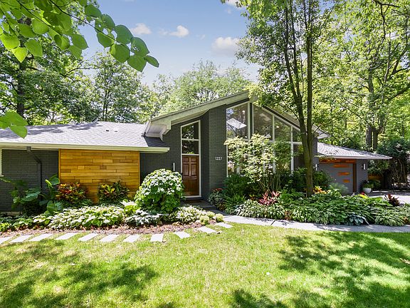 3rd image of 1227 Glenoak Ln