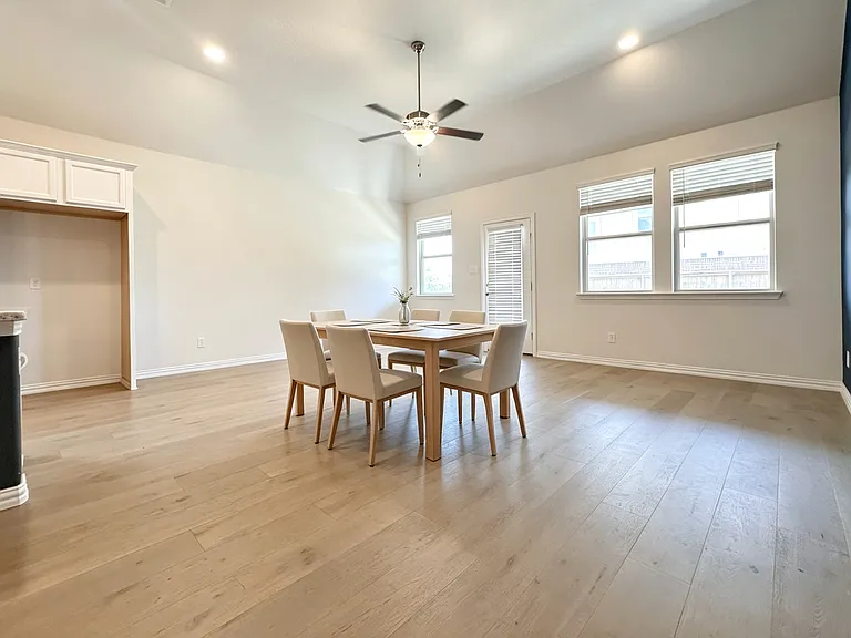 900 Slate Ln — Photo 6