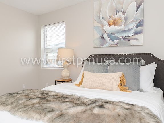 5th image of 204 Eveningside Dr #32