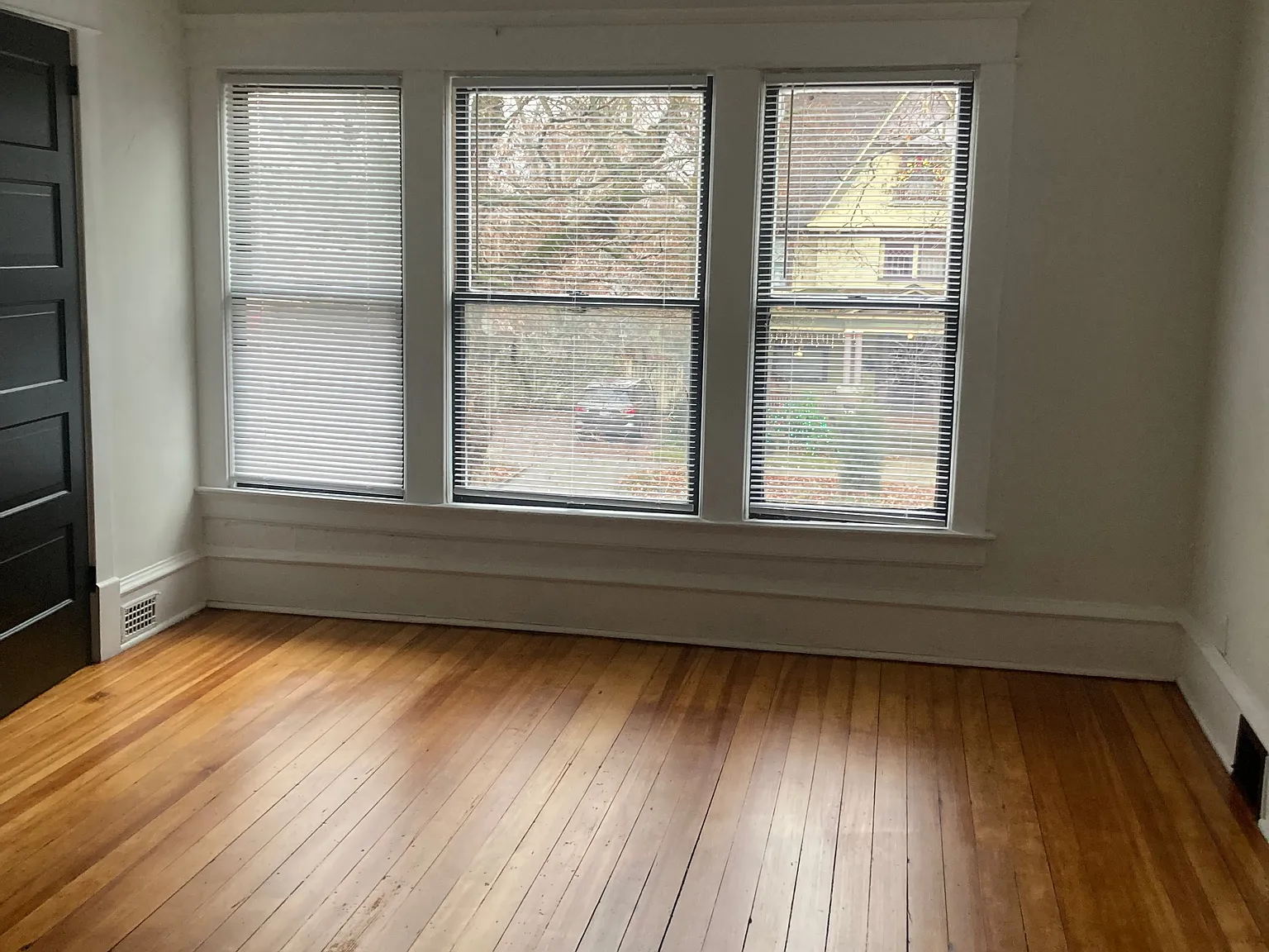 2 bed, 1200 sqft, $1,250 — Photo 4