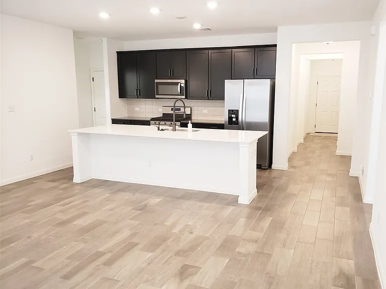 2629 Bantry Rd — Photo 16