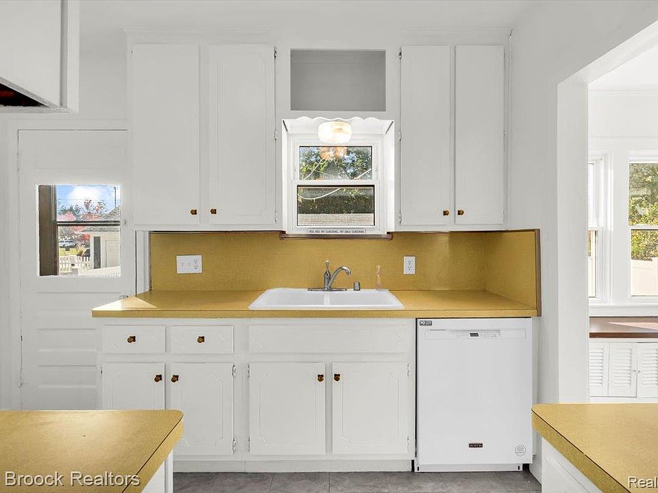 1218 Longfellow Ave, photo 9