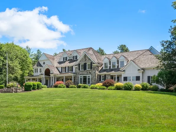 3 Stone Bridge Ln, Milton, MA 02186