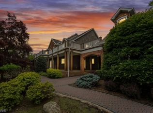 284 Sunset Rd, Pompton Plains, NJ 07444