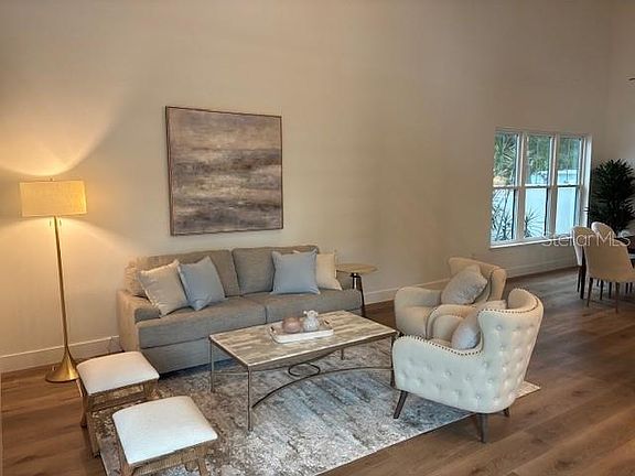 4th image of 2318 Bay St