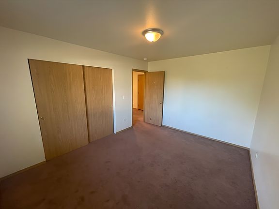 5th image of 1021 Wicker Rd