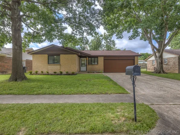 12152 E 21st Ct, Tulsa, OK 74129