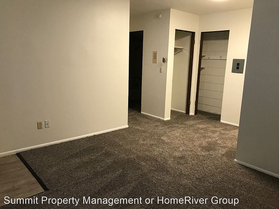 1st image of 707 SW Higgins Ave #106