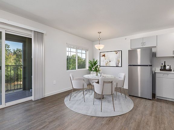 5th image of 5102 W State St #207