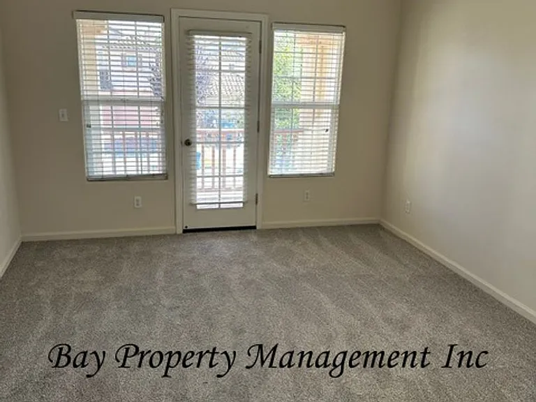 1124 Cobblestone St — Photo 9