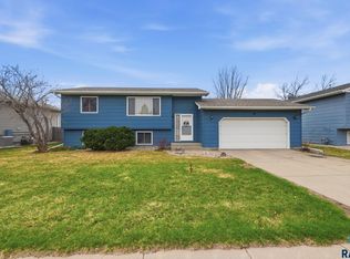 5717 W Nancy St, Sioux Falls, SD 57106