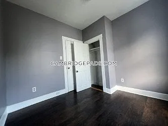 Sherman St — Photo 15
