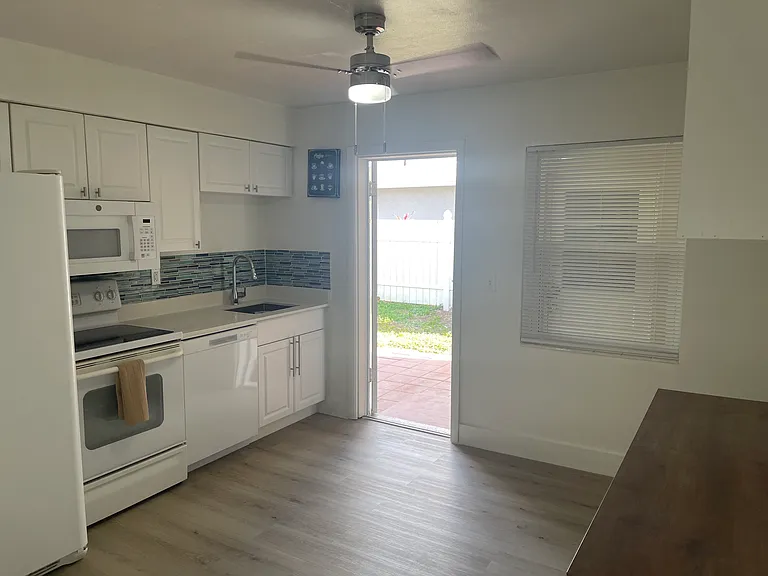 4629 Palm Tree Blvd #2 — Photo 34