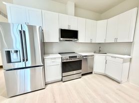 1256 Howard