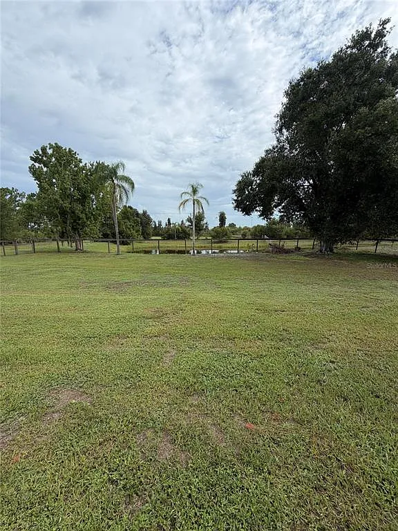 3 bed, 2.0 bath, 2311 sqft, $3,200 — Photo 3