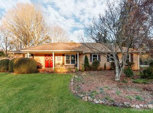 4449 Creemore Dr, Charlotte, NC 28213