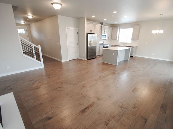 5th image of 6113 47th Pl NE