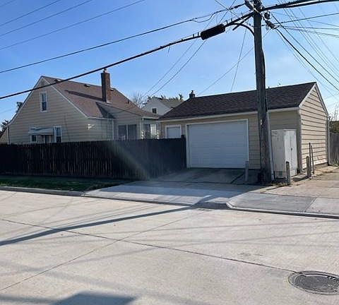 2nd image of 3504 23rd St