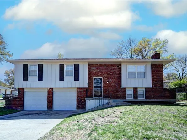 8959 E 83rd St, Raytown, MO 64138
