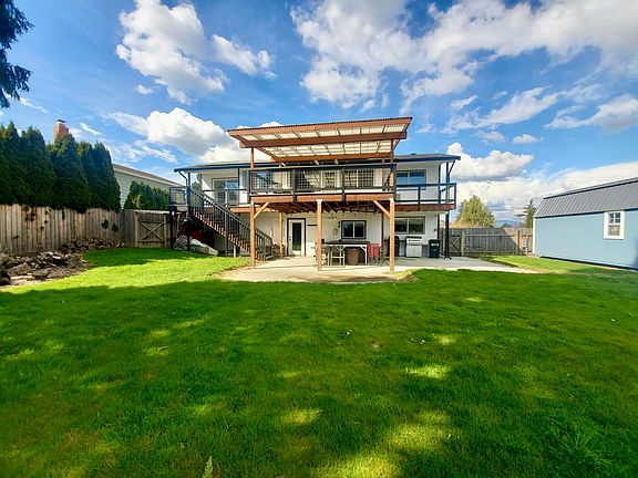 Back of the house, private entrance for the lower unit