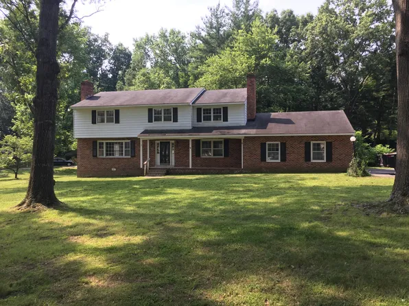 9293 Venus Dr, Mechanicsville, VA 23116