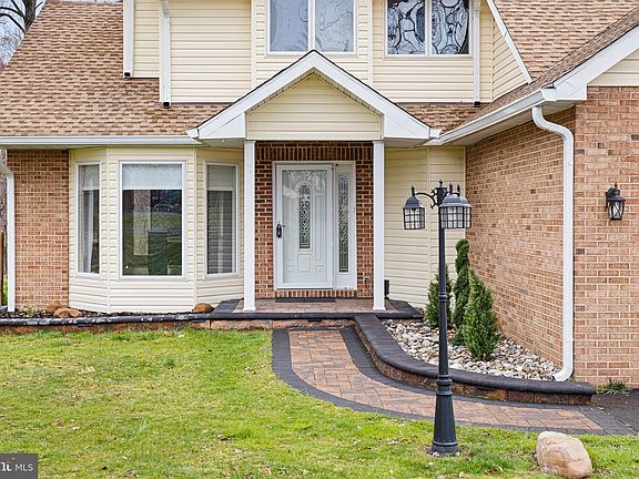 5th image of 234 Waterford Dr