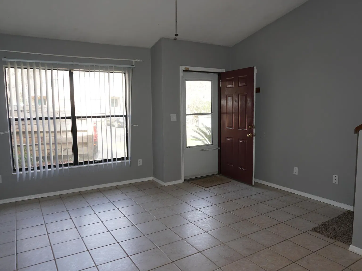 2 bed, 950 sqft, $1,500 — Photo 3