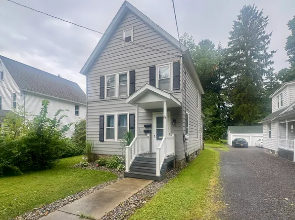23 Pearl St #1, New Hartford, NY 13413