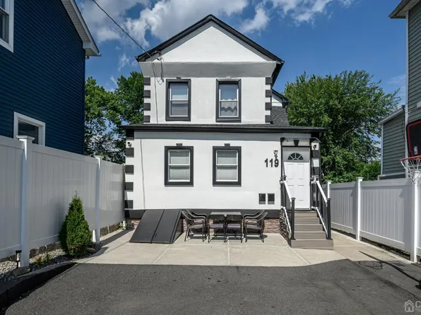 119 Columbus Pl, Roselle Park, NJ 07204