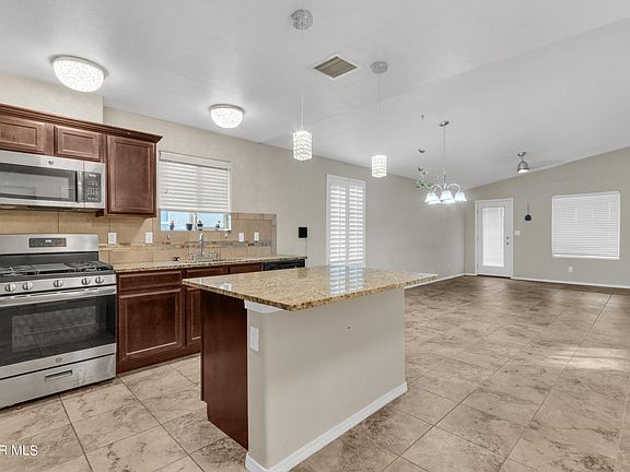 5th image of 12847 Runway Ave