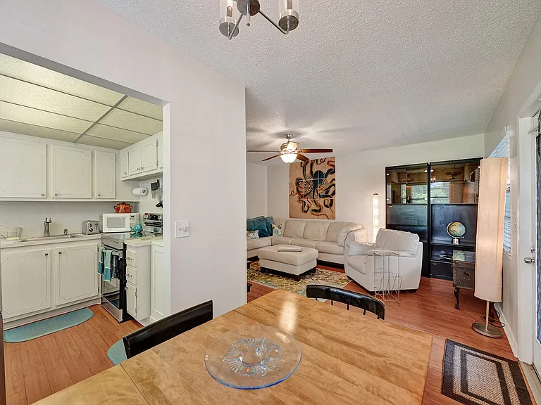 232 Farnham Cres #232-J — Photo 7
