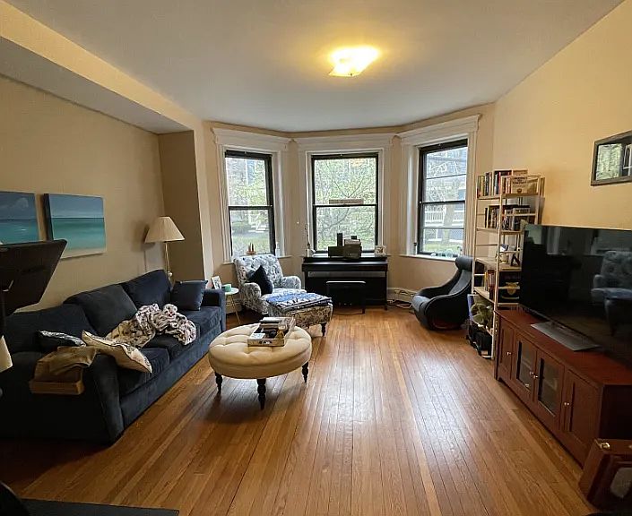 1st image of 11 Stearns Rd APT 1