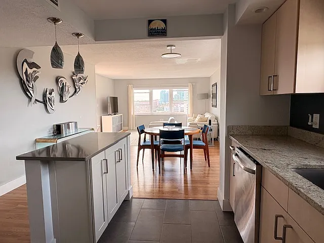 1120 N Shore Dr NE #905 — Photo 8