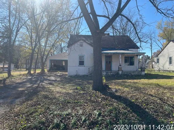 818 W Chestnut St, Houston, MO 65483