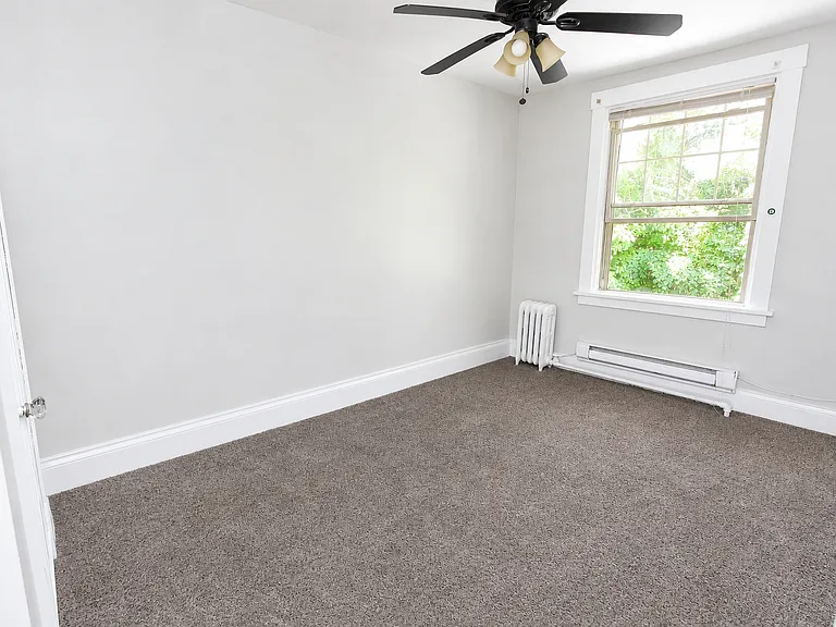 5621 Hobart St — Photo 5