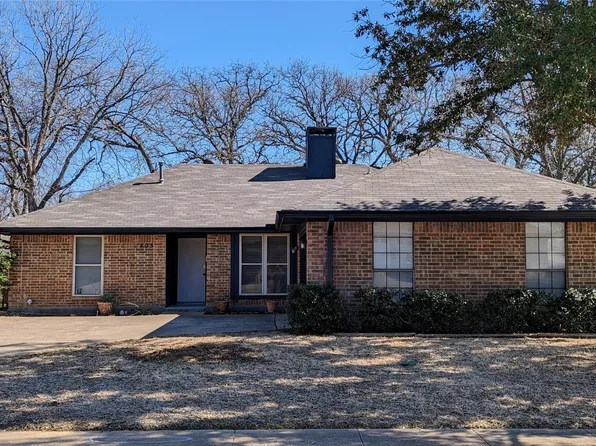 805 Dickey Dr, Euless, TX 76040