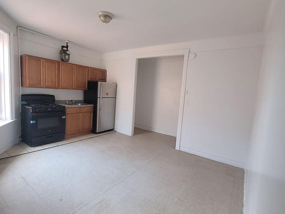 1st image of 2706 Morris Ave