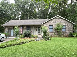 835 Burton Trl, Adams, TN 37010