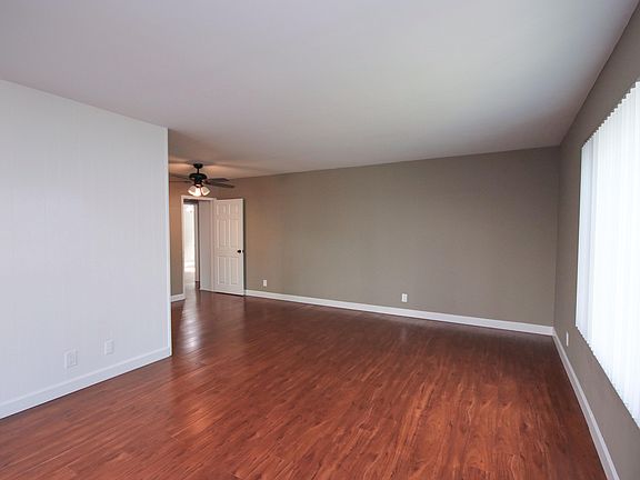 3rd image of 252 S Mentor Ave APT 1