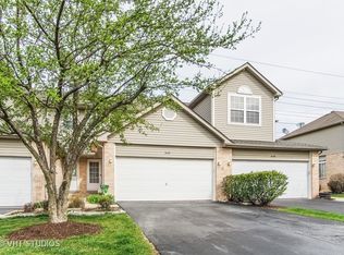 2152 W Adobe Dr, Addison, IL 60101