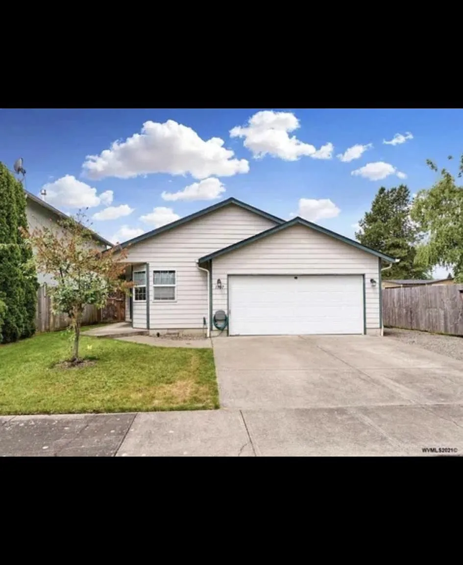3 bed, 1101 sqft, $2,500 — Photo 2