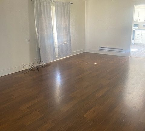 2nd image of 820 S Avenue B