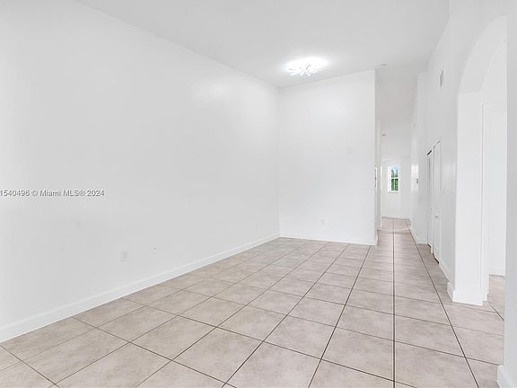 2nd image of 2731 SE 17th Ave Unit 211